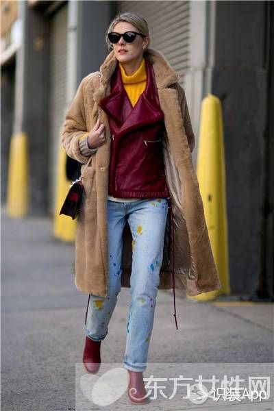 誰(shuí)說(shuō)時(shí)尚的人兒不怕冷 快看她們的兩層外套穿搭法