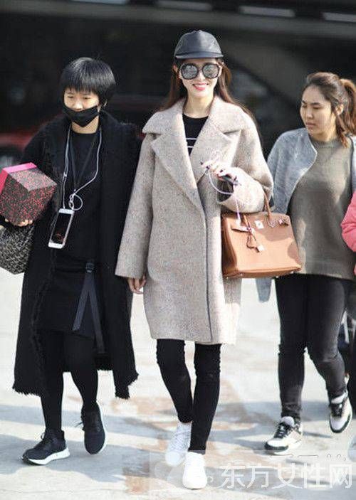 大衣怎么搭配 唐嫣用她的時尚街拍告訴你