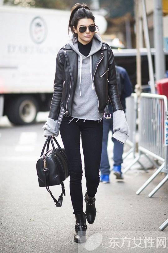 冬日疊穿百搭好幫手 連帽衫時(shí)尚街拍造型