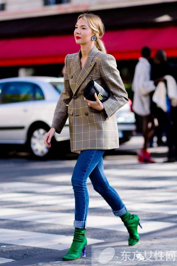 2017春夏米蘭時(shí)裝周街拍 奶奶風(fēng)格紋單品正流行