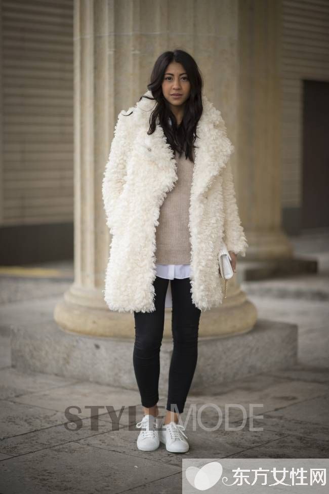 潮人街拍示范洋氣皮草穿搭 這樣穿才不顯土