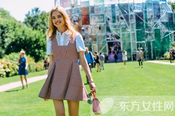 時髦大咖巴黎時裝周街拍秀 不僅顏值高還很會穿