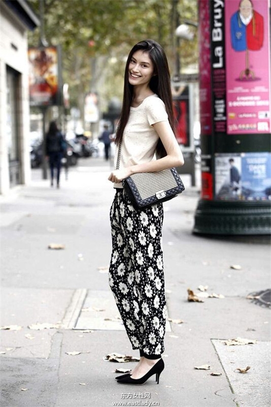 中國(guó)超模何穗街拍寫(xiě)真