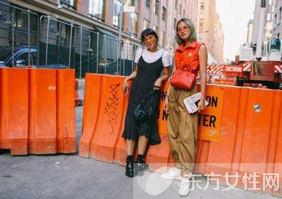 2016時(shí)裝周街拍 偷學(xué)她們的時(shí)尚搭配教程