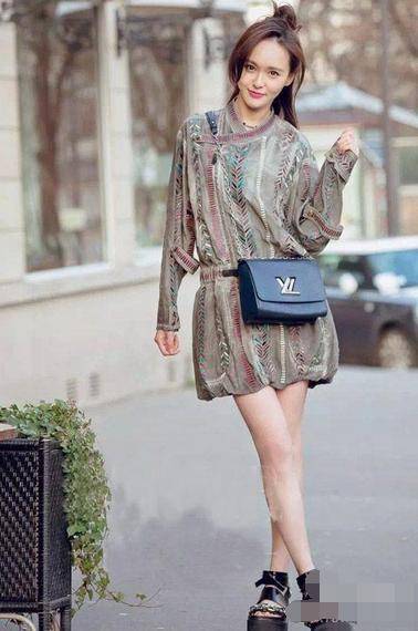 唐嫣最新春季街拍 私服搭配品味更贊