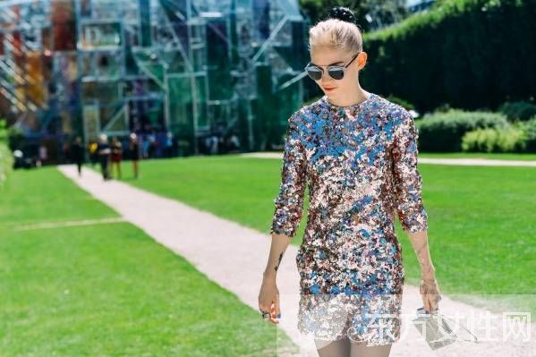 時髦大咖巴黎時裝周街拍秀 不僅顏值高還很會穿