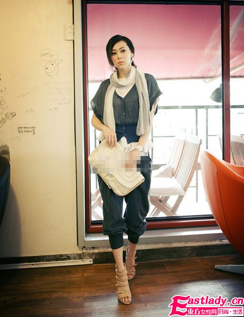 早秋圍巾時尚搭 搭出你的明星味