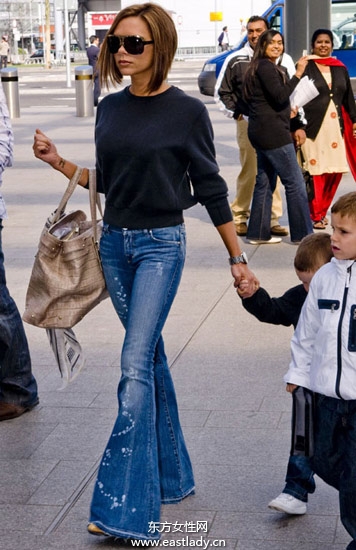 跟貝嫂維多利亞學(xué)穿喇叭褲