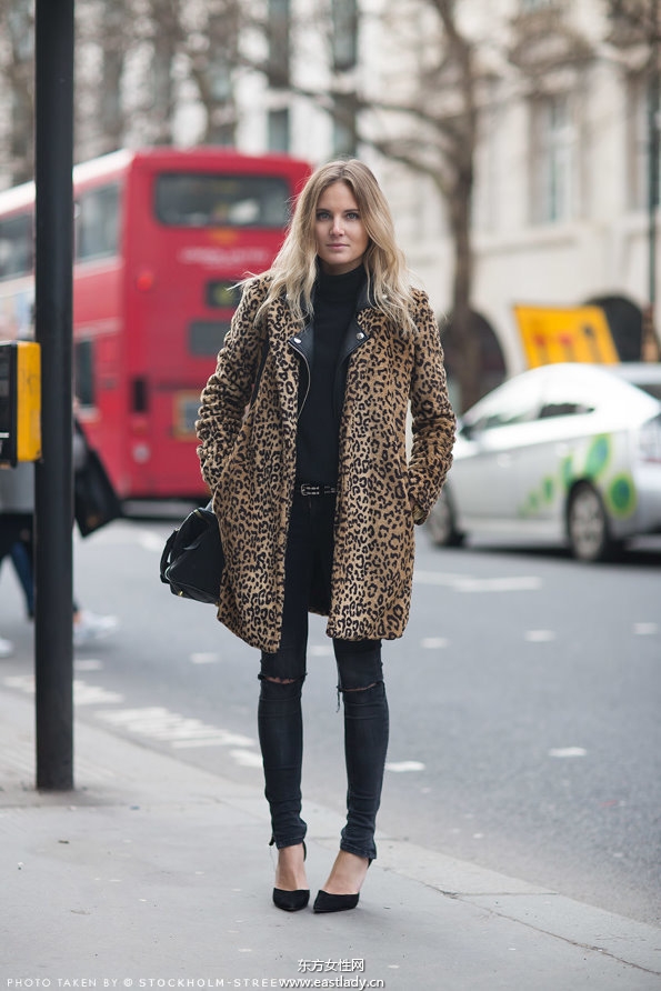 二月下旬歐美街頭看時(shí)尚達(dá)人如何穿衣搭配