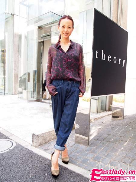 日本街拍 看日本潮女如何穿出個(gè)性牛仔褲