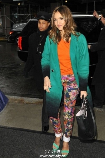 歐美街頭明星們混搭出行彰顯個性生活