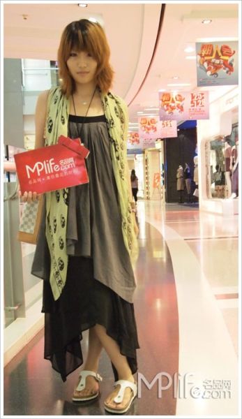 滬上街拍 看看誰的街頭裙裝最I(lǐng)n