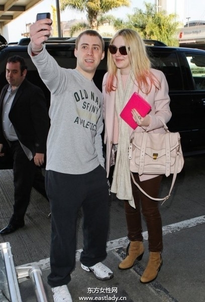 歐美街頭明星們混搭出行彰顯個性生活