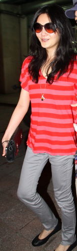 國內(nèi)女星街拍各領(lǐng)風(fēng)騷