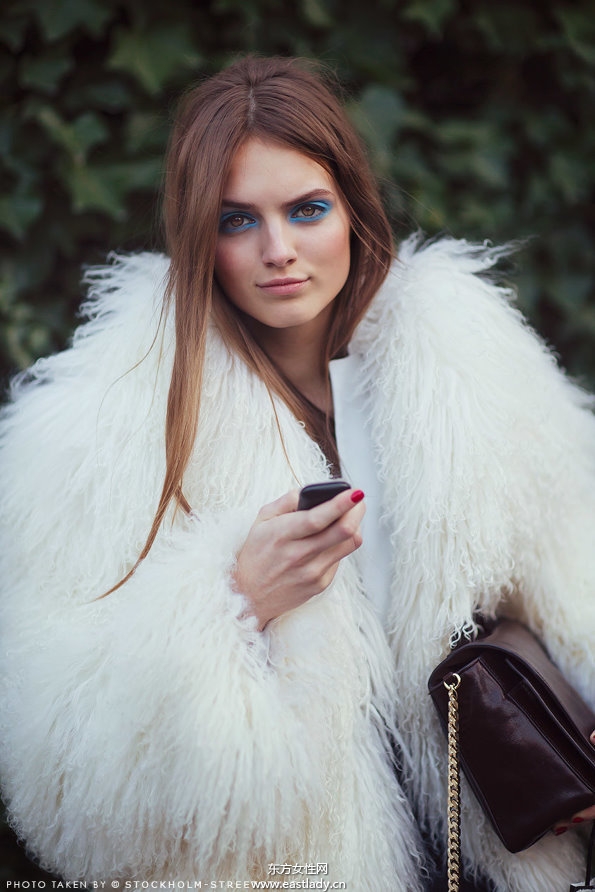 二月下旬歐美街頭看時(shí)尚達(dá)人如何穿衣搭配