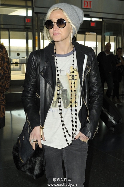 歐美女星優(yōu)雅出街盡情詮釋時尚潮流風格