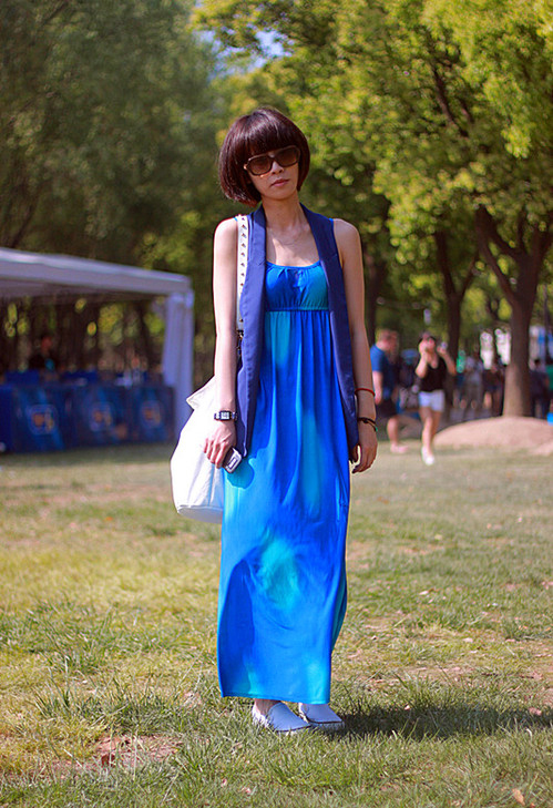 八月中國(guó)街拍 長(zhǎng)裙幽雅伴一夏