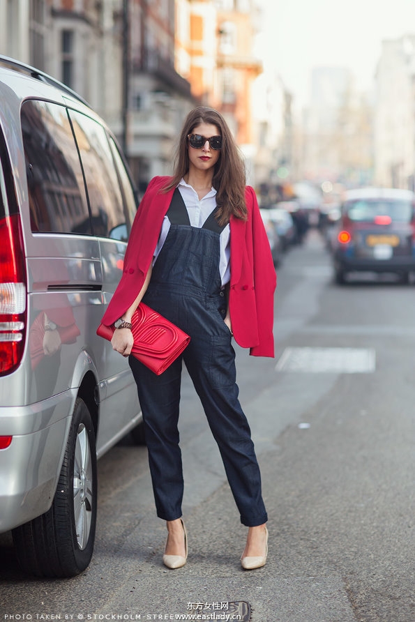 二月下旬歐美街頭看時(shí)尚達(dá)人如何穿衣搭配