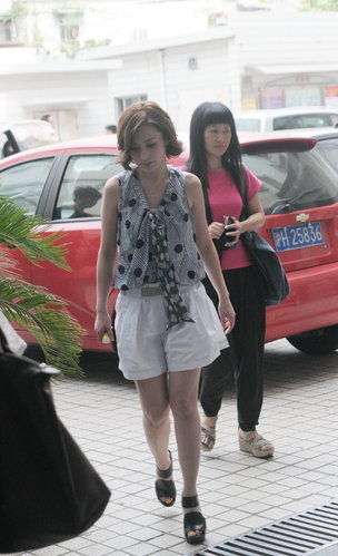 國(guó)內(nèi)女星街拍各領(lǐng)風(fēng)騷