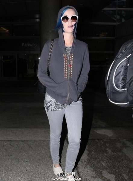 歐美街頭明星們混搭出行彰顯個性生活