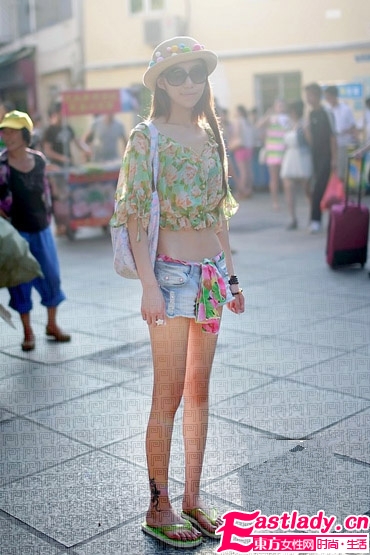 2011廈門潮女街拍 歐美風(fēng)路線讓人目不暇接