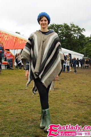 2011初秋歐美明星街拍 流行元素多樣化