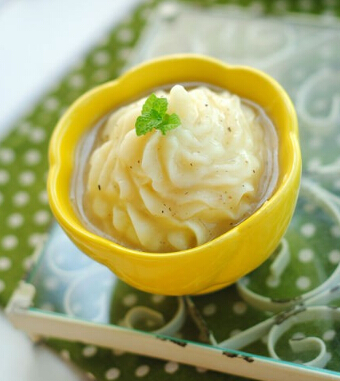 六個(gè)月寶寶能吃什么 六個(gè)月寶寶輔食食譜大全