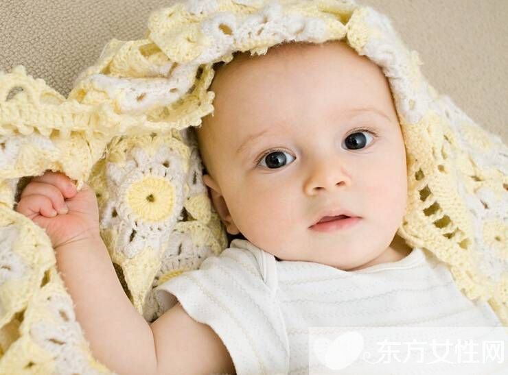 九個(gè)月的寶寶發(fā)育標(biāo)準(zhǔn) 9個(gè)月寶寶的基本技能表現(xiàn)