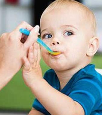 嬰兒輔食添加 怎么吃比吃什么更重要