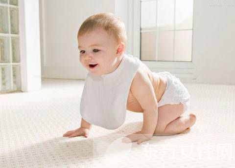 須知 新生兒什么樣的睡姿才是正確的