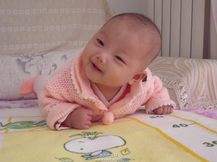 3個(gè)月的寶寶發(fā)育標(biāo)準(zhǔn) 請(qǐng)謹(jǐn)記這些護(hù)理注意事項(xiàng)