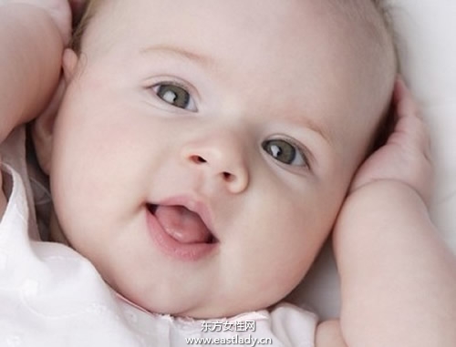 3個(gè)月的寶寶發(fā)育標(biāo)準(zhǔn) 請(qǐng)謹(jǐn)記這些護(hù)理注意事項(xiàng)