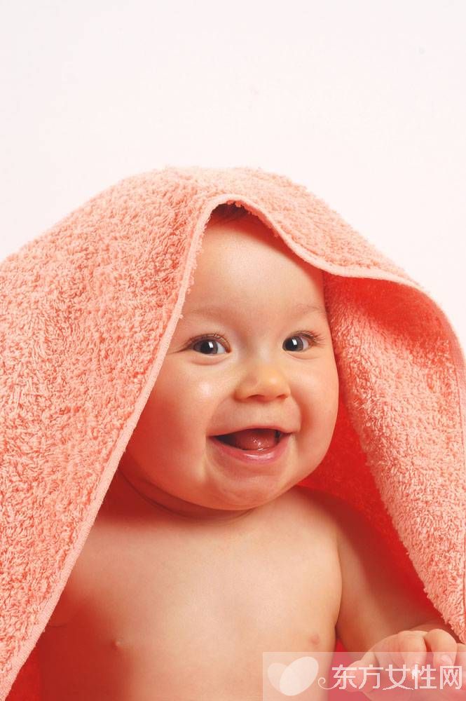 在家給嬰兒理發(fā)的四大步驟需做好 寶寶理發(fā)常識(shí)要知道