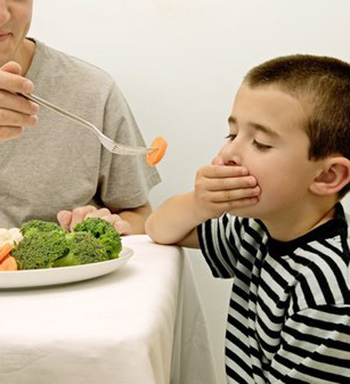 夏天寶寶厭食怎么辦 五個(gè)方法解決厭食現(xiàn)象