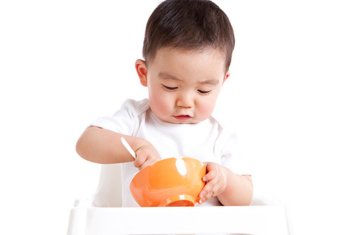 嬰兒多大可以添加輔食 添加輔食必須知道的事兒