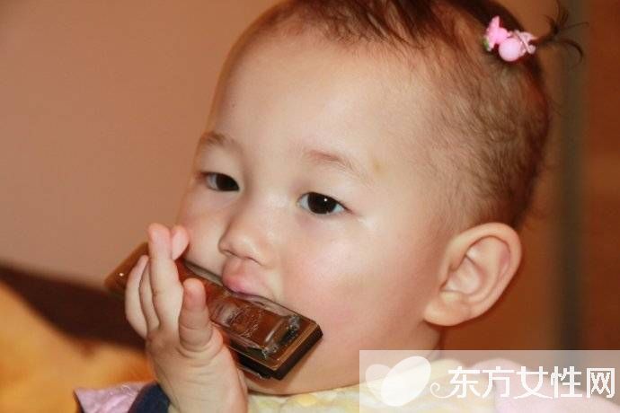 一周歲寶寶的成長(zhǎng)標(biāo)準(zhǔn) 這些飲食原則要牢記哦