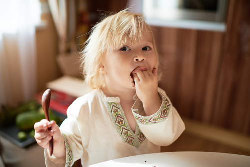 嬰兒多大可以添加輔食 添加輔食必須知道的事兒