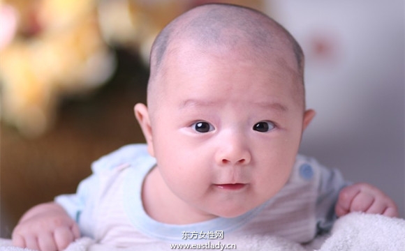 3個(gè)月的寶寶發(fā)育標(biāo)準(zhǔn) 請(qǐng)謹(jǐn)記這些護(hù)理注意事項(xiàng)