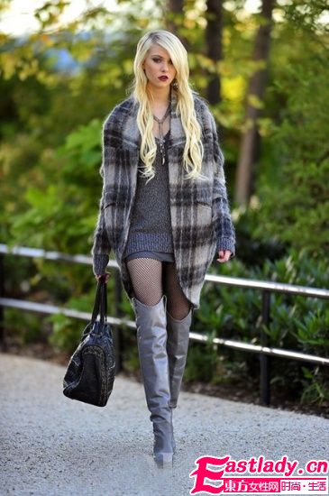 女星增高有秘訣 街頭吸睛靠長靴