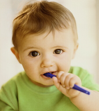 小孩磨牙是什么原因 兒童睡覺磨牙的應(yīng)對(duì)