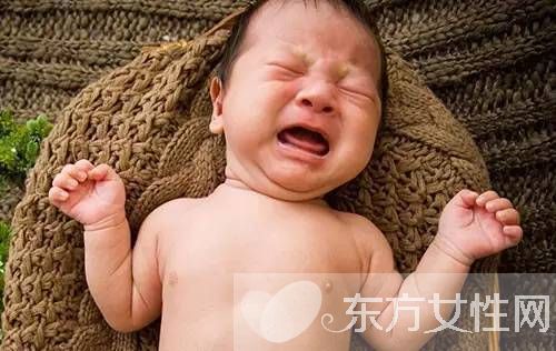 嬰兒打嗝怎么辦 4個小妙招巧妙解決