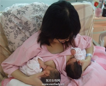 母乳寶寶比較容易餓 寶寶想喝奶征兆