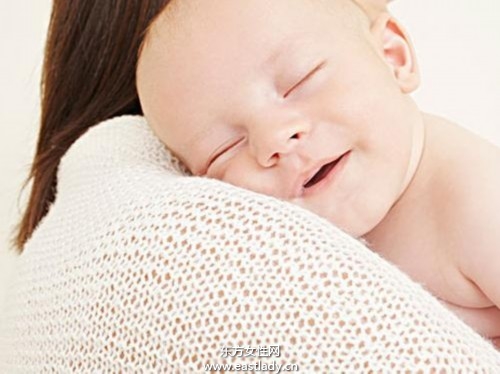 3個(gè)月的寶寶發(fā)育標(biāo)準(zhǔn) 請(qǐng)謹(jǐn)記這些護(hù)理注意事項(xiàng)