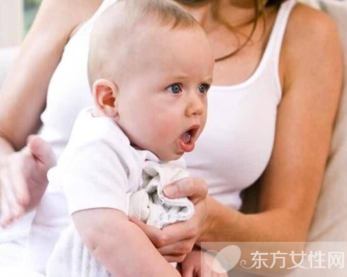 嬰兒為什么吐奶 這種情況下應(yīng)該馬上送醫(yī)