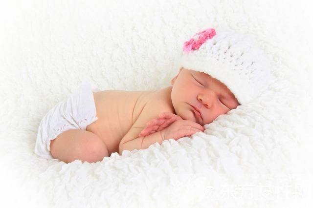 初生兒睡眠時(shí)間 這些癥狀表示嬰兒睡眠不好哦