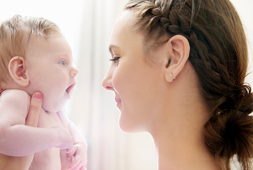 母乳喂養(yǎng)多久最好 寶寶如何斷母乳