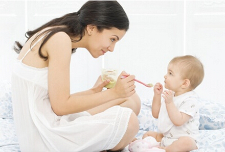寶寶輔食食譜 讓寶寶吃出健康強(qiáng)壯的身體