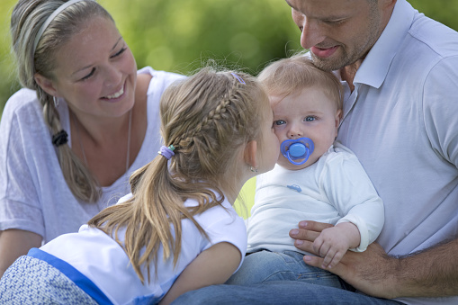 寶寶嗓子啞了怎么辦 嗓子啞當(dāng)心是喉炎