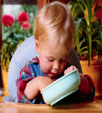 小孩營養(yǎng)不良吃什么 多吃富含蛋白質(zhì)的食物