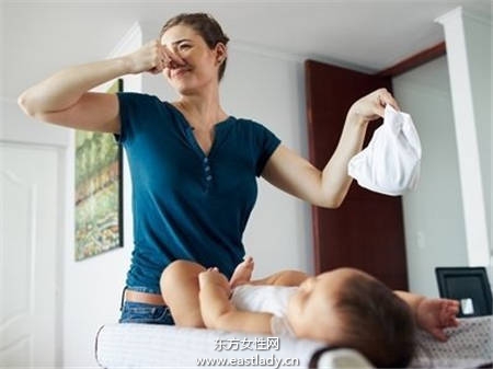 如何判斷寶寶便秘或拉肚子 新生爸媽很煩惱